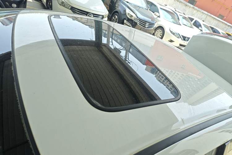 Used Honda Civic 2014 1.8L automatic comfort version Roof