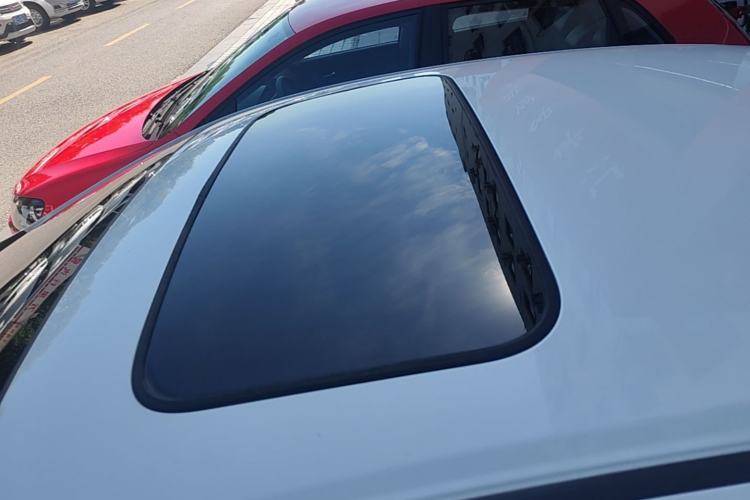 Used Honda Civic 2014 1.8L automatic comfort version Roof