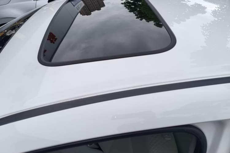 Used Honda Civic 2014 1.8L automatic comfort version Roof