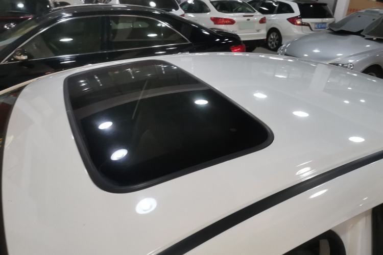 Used Honda Civic 2014 1.8L automatic comfort version Roof