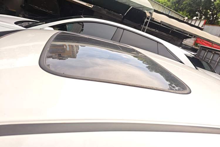 Used Honda Civic 2014 1.8L automatic comfort version Roof