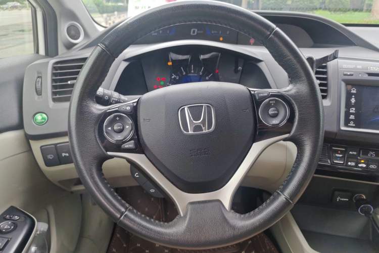 Used Honda Civic 2014 1.8L automatic luxury edition Steering Wheel