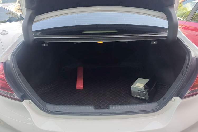 Used Honda Civic 2014 1.8L automatic comfort version Trunk