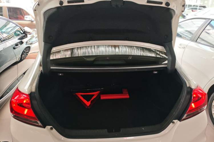 Used Honda Civic 2014 1.8L automatic luxury edition Trunk