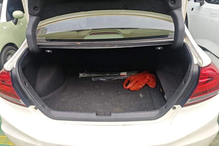 Used Honda Civic 2014 1.8L automatic comfort version Trunk
