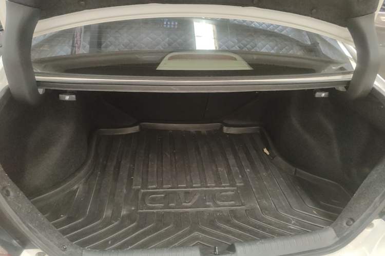 Used Honda Civic 2014 1.8L automatic comfort version Trunk