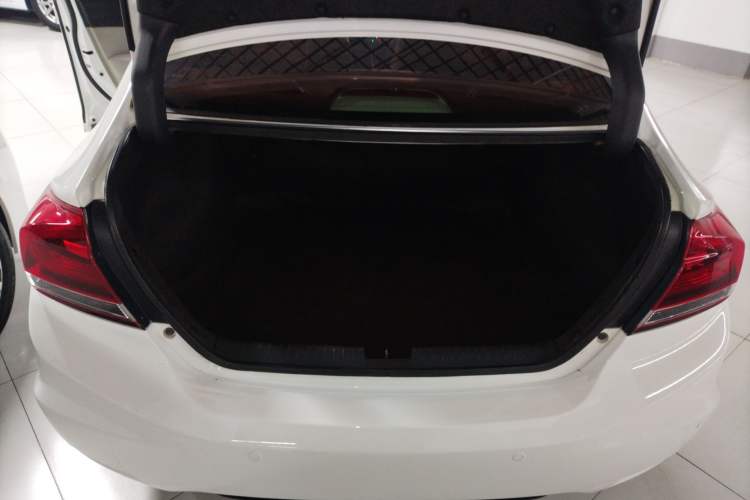 Used Honda Civic 2014 1.8L Automatic Classic Edition Trunk