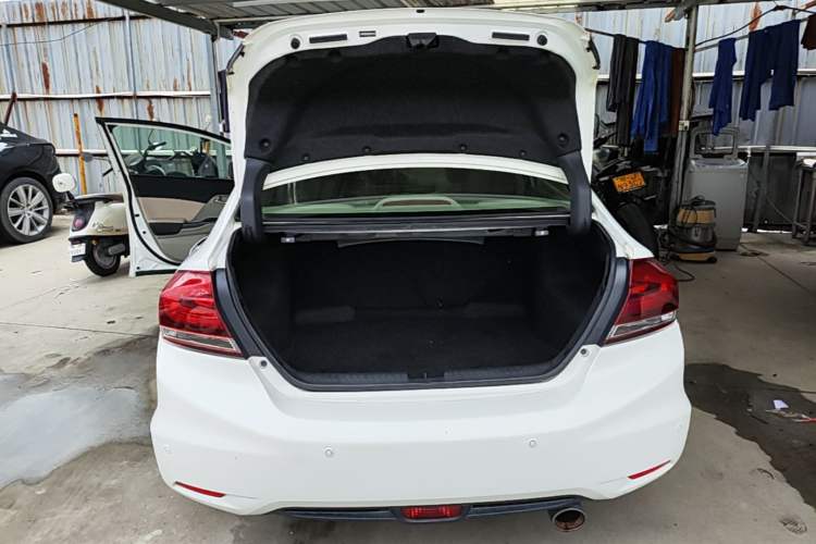 Used Honda Civic 2014 1.8L automatic comfort version Trunk