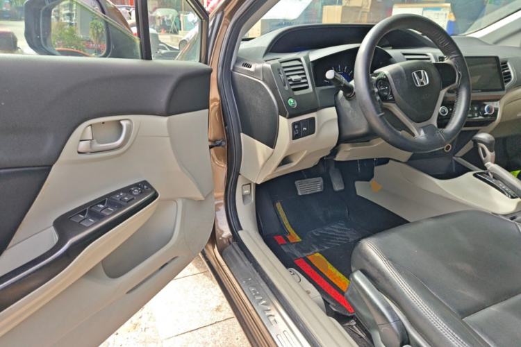 Used Honda Civic 2014 1.8L Automatic Classic Edition Driver Seat