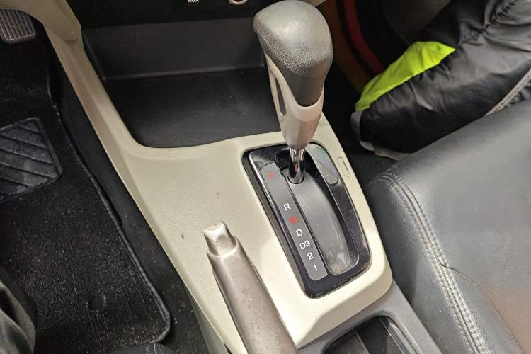 Used Honda Civic 2014 1.8L Automatic Classic Edition Gear Lever