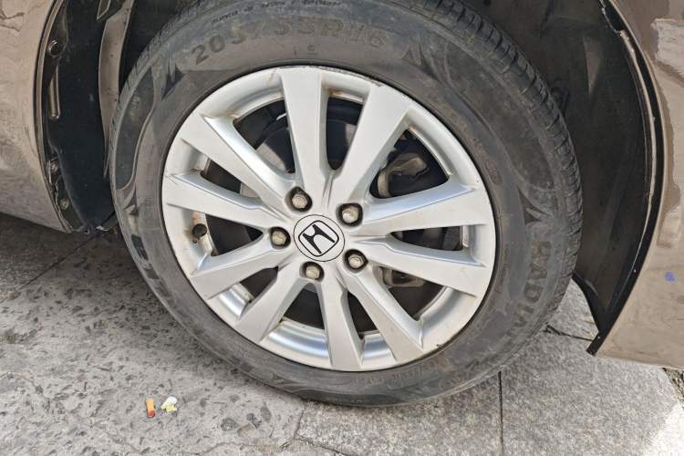 Used Honda Civic 2014 1.8L Automatic Classic Edition Right Front Wheel Hub
