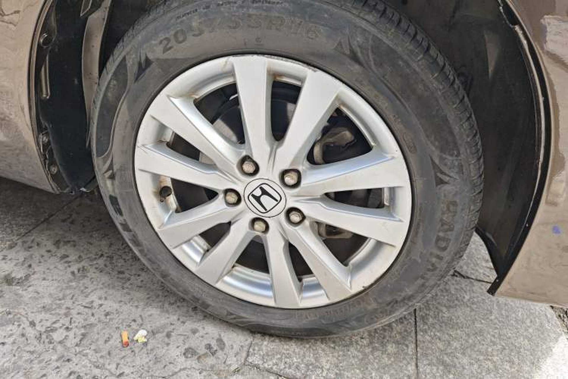 Used Honda Civic 2014 1.8L Automatic Classic Edition Right Front Wheel Hub