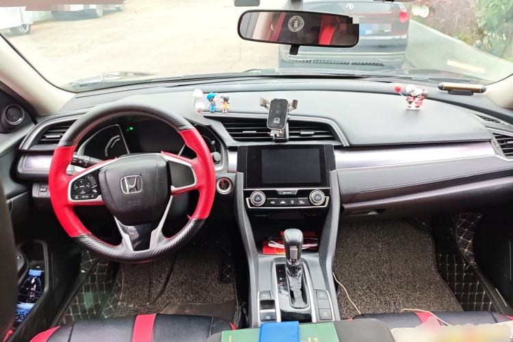 Used Honda Civic 2016 220TURBO CVT Luxury Edition Center Console