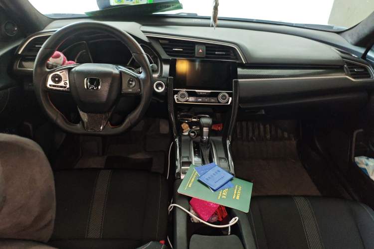 Used Honda Civic 2016 220TURBO CVT Luxury Edition Center Console
