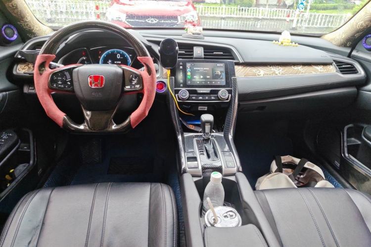 Used Honda Civic 2016 220TURBO CVT Luxury Edition Center Console