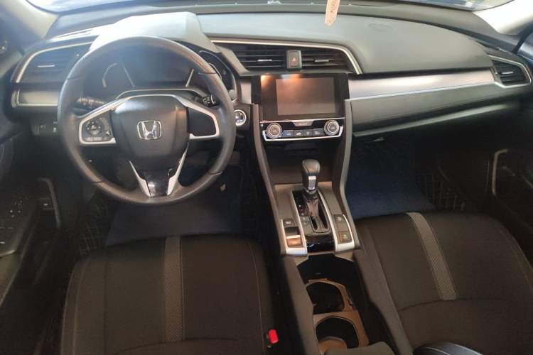 Used Honda Civic 2016 220TURBO CVT Luxury Edition Center Console