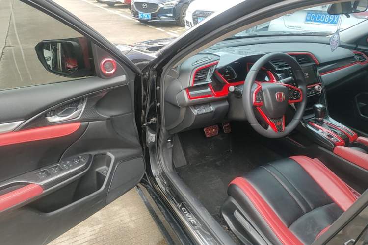 Used Honda Civic 2016 220TURBO CVT Luxury Edition Driver Seat