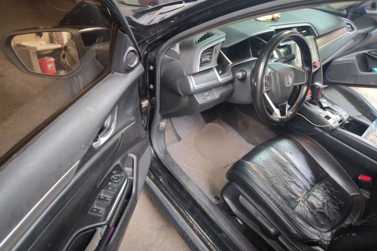 Used Honda Civic 2016 220TURBO CVT Luxury Edition Driver Seat