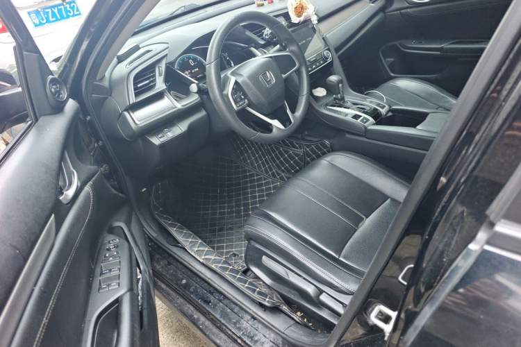 Used Honda Civic 2016 220TURBO CVT Luxury Edition Driver Seat