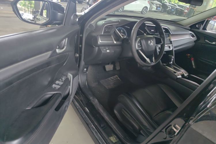 Used Honda Civic 2016 220TURBO CVT Luxury Edition Driver Seat