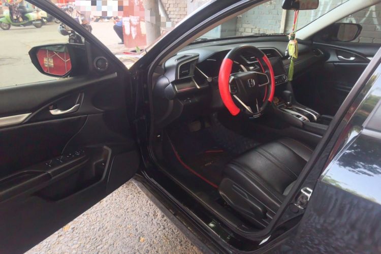 Used Honda Civic 2016 220TURBO CVT Luxury Edition Driver Seat