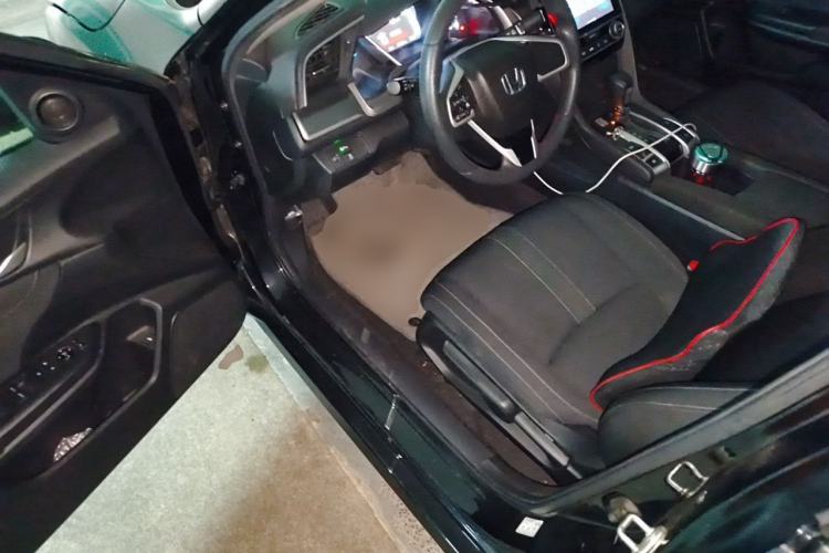 Used Honda Civic 2016 220TURBO CVT Luxury Edition Driver Seat