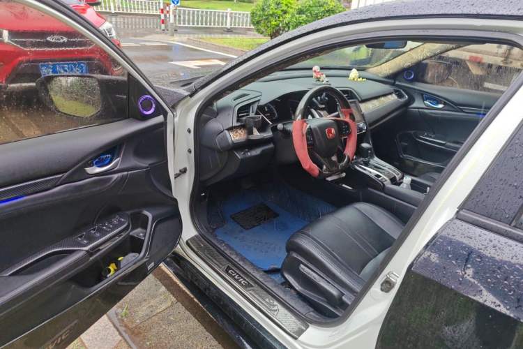 Used Honda Civic 2016 220TURBO CVT Luxury Edition Driver Seat