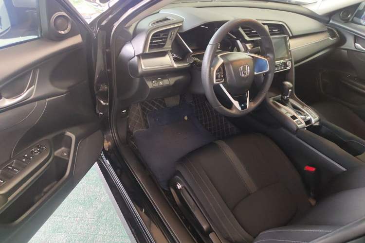 Used Honda Civic 2016 220TURBO CVT Luxury Edition Driver Seat