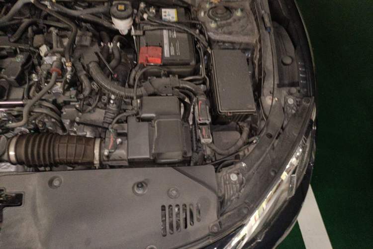 Used Honda Civic 2016 220TURBO CVT Luxury Edition Engine Bay Left
