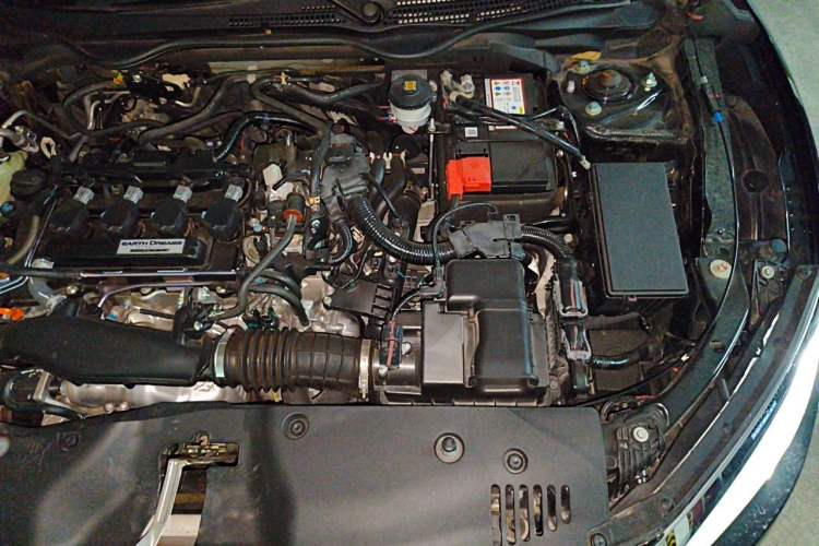 Used Honda Civic 2016 220TURBO CVT Luxury Edition Engine Bay Left