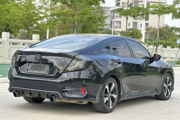Used Honda Civic 2016 220TURBO CVT Luxury Edition Exterior 2