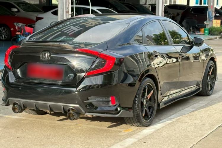 Used Honda Civic 2016 220TURBO CVT Luxury Edition Exterior 4