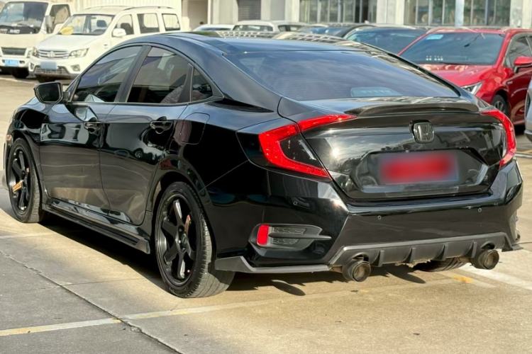 Used Honda Civic 2016 220TURBO CVT Luxury Edition Exterior 7