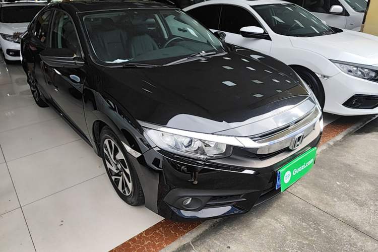 Used Honda Civic 2016 220TURBO CVT Luxury Edition Front Right 45 Deg
