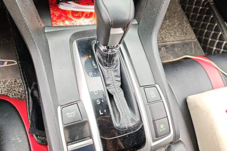 Used Honda Civic 2016 220TURBO CVT Luxury Edition Gear Lever