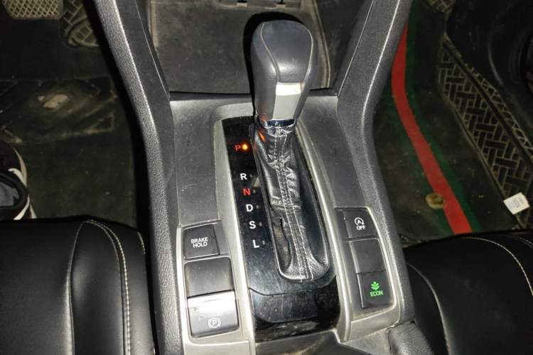 Used Honda Civic 2016 220TURBO CVT Luxury Edition Gear Lever