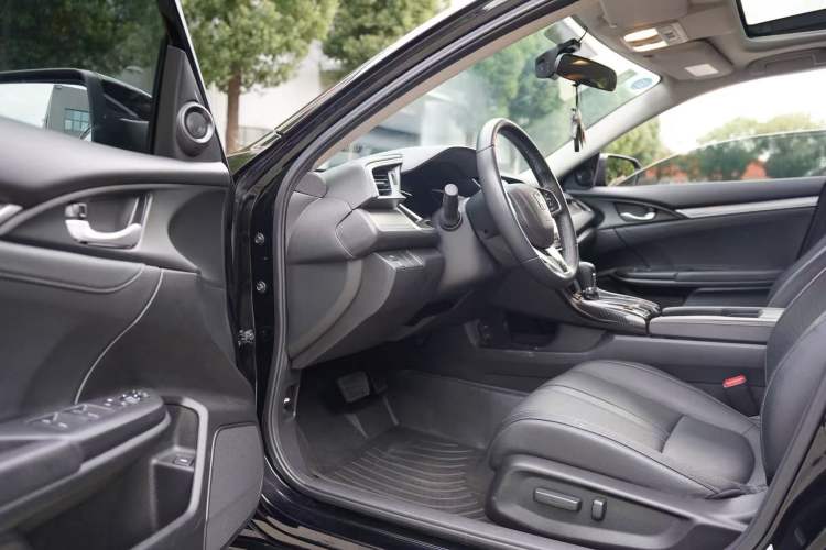 Used Honda Civic 2016 220TURBO CVT Prestige Edition Interior 15