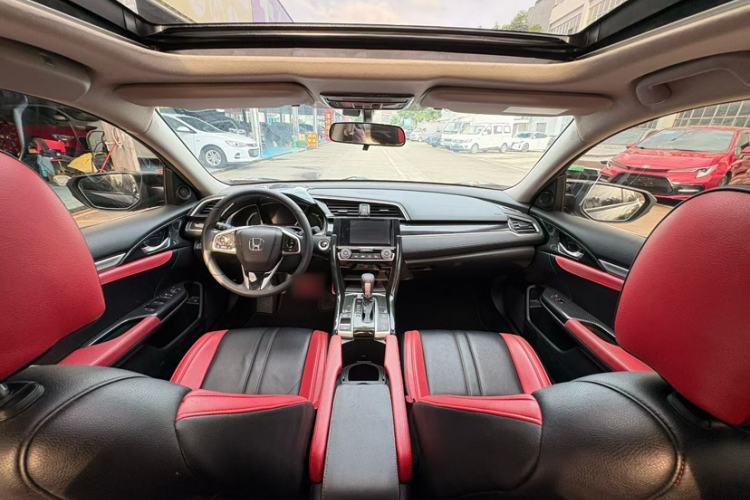 Used Honda Civic 2016 220TURBO CVT Luxury Edition Interior 2