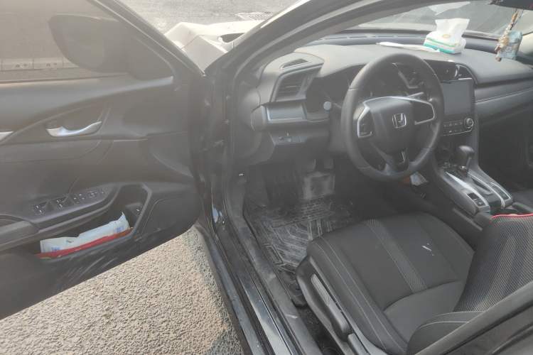 Used Honda Civic 2016 180TURBO CVT Comfort Version Interior 3