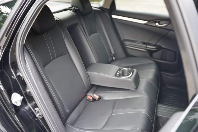 Used Honda Civic 2016 220TURBO CVT Prestige Edition Interior 5