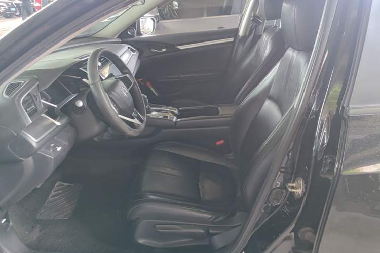 Used Honda Civic 2016 220TURBO CVT Luxury Edition Left Front Seat