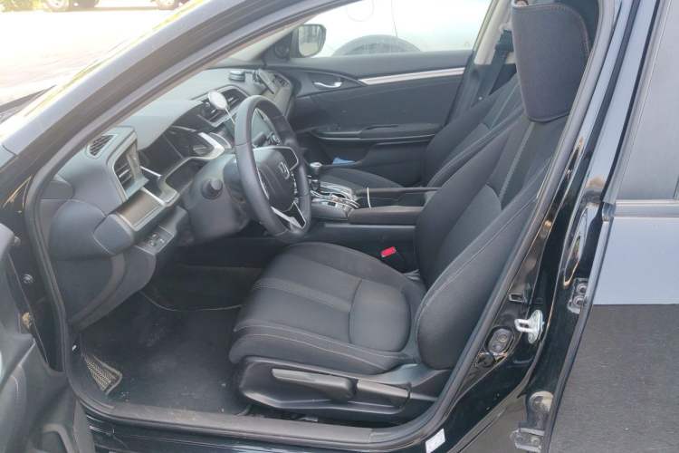 Used Honda Civic 2016 220TURBO Manual Luxury Edition Left Front Seat