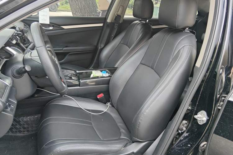 Used Honda Civic 2016 220TURBO CVT Luxury Edition Left Front Seat