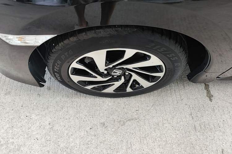 Used Honda Civic 2016 220TURBO CVT Luxury Edition Left Front Wheel Hub