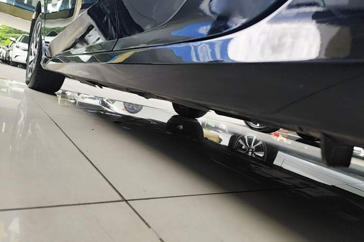 Used Honda Civic 2016 220TURBO CVT Luxury Edition Left Side Sill