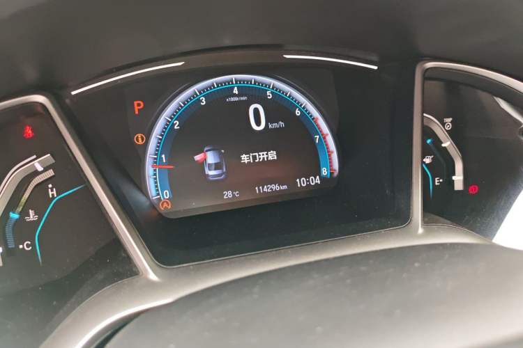 Used Honda Civic 2016 220TURBO CVT Luxury Edition Odometer Close Up