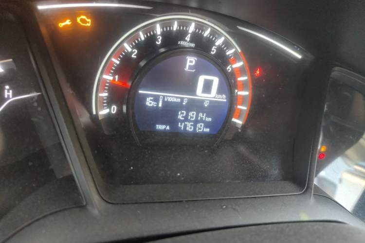 Used Honda Civic 2016 180TURBO CVT Comfort Version Odometer Close Up