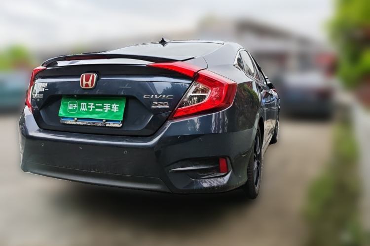 Used Honda Civic 2016 220TURBO CVT Luxury Edition Rear Right 45 Deg