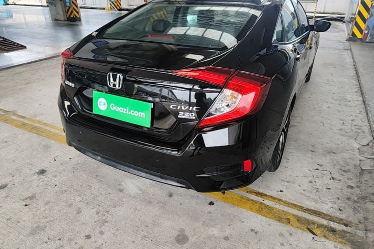 Used Honda Civic 2016 220TURBO CVT Luxury Edition Rear Right 45 Deg
