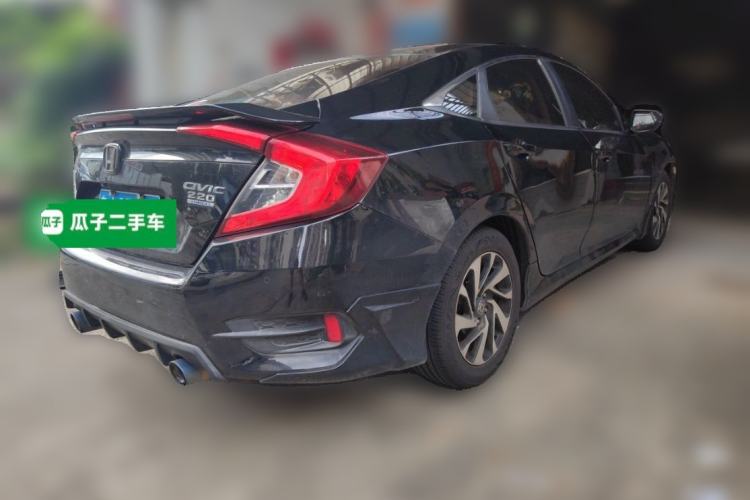 Used Honda Civic 2016 220TURBO CVT Luxury Edition Rear Right 45 Deg